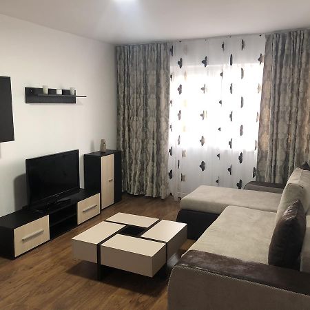 יורילובקה Apartament Bella מראה חיצוני תמונה