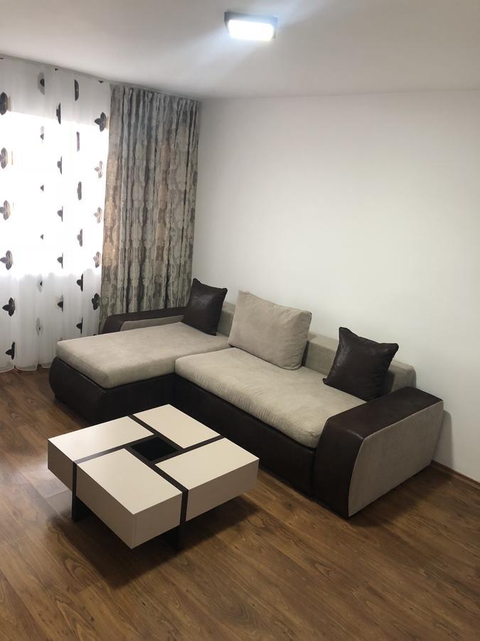 יורילובקה Apartament Bella מראה חיצוני תמונה
