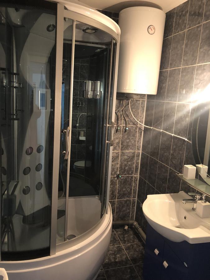 יורילובקה Apartament Bella מראה חיצוני תמונה