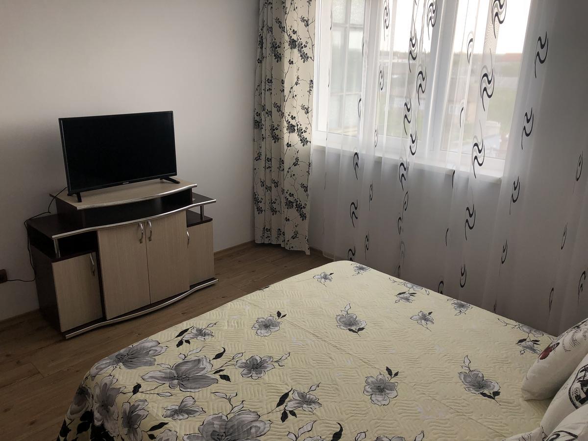 יורילובקה Apartament Bella מראה חיצוני תמונה