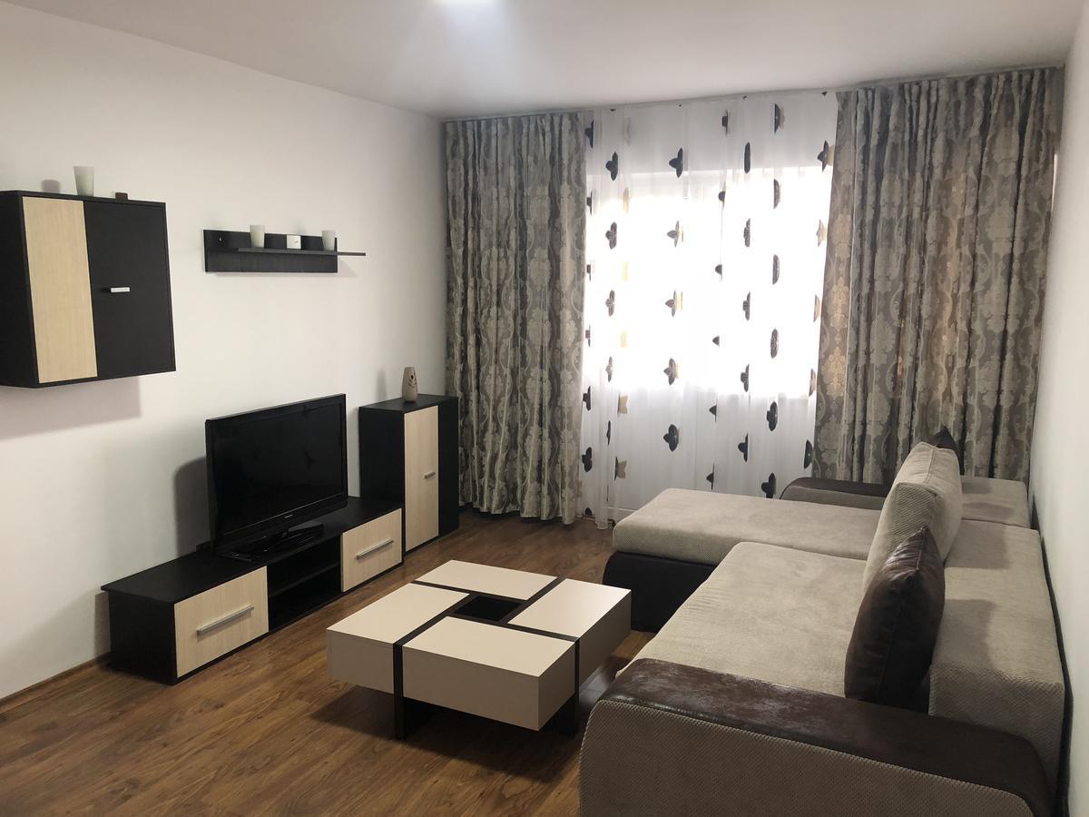 יורילובקה Apartament Bella מראה חיצוני תמונה