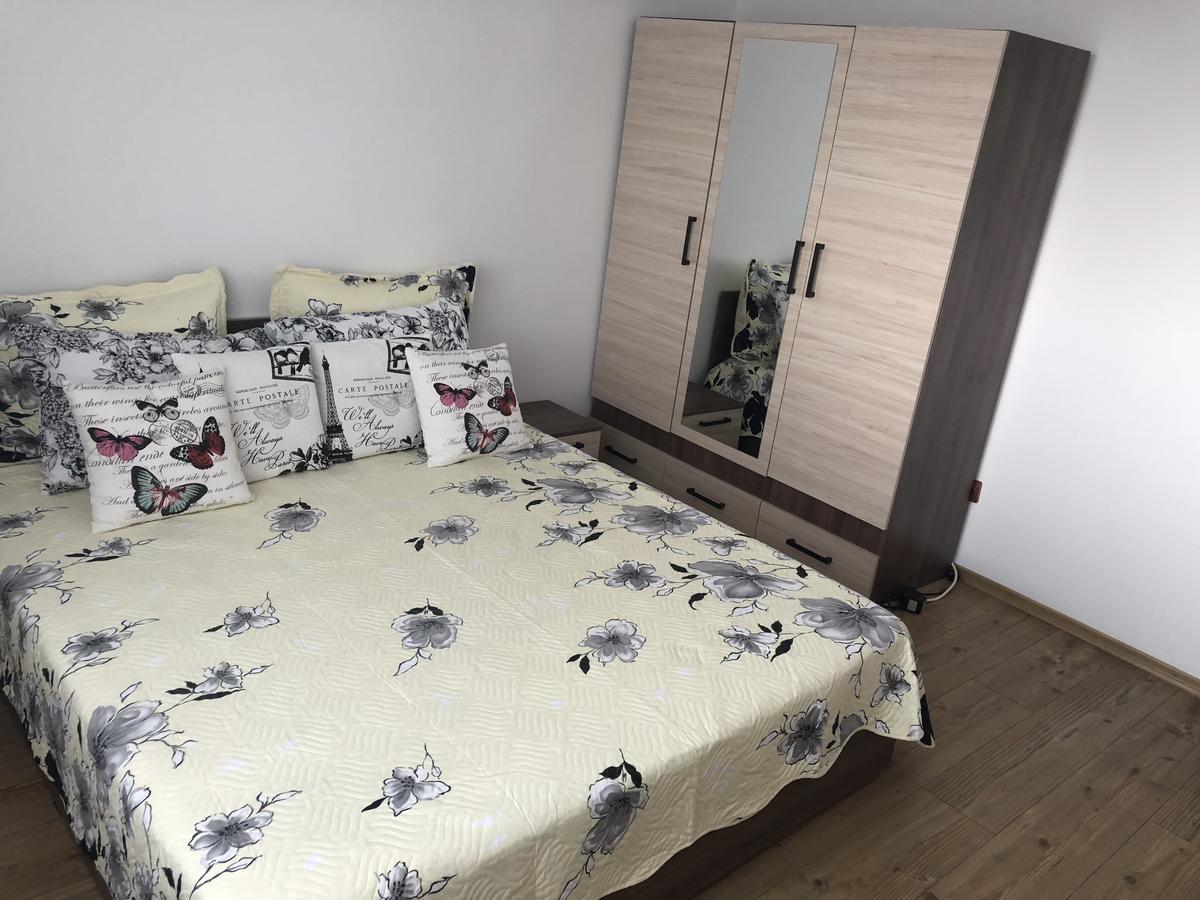 יורילובקה Apartament Bella מראה חיצוני תמונה